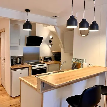 A : Entre Terre Et *