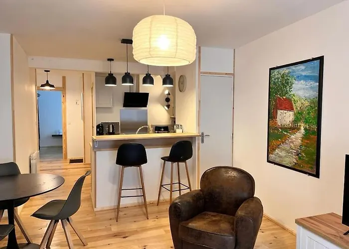 A : Entre Terre Et Valognes